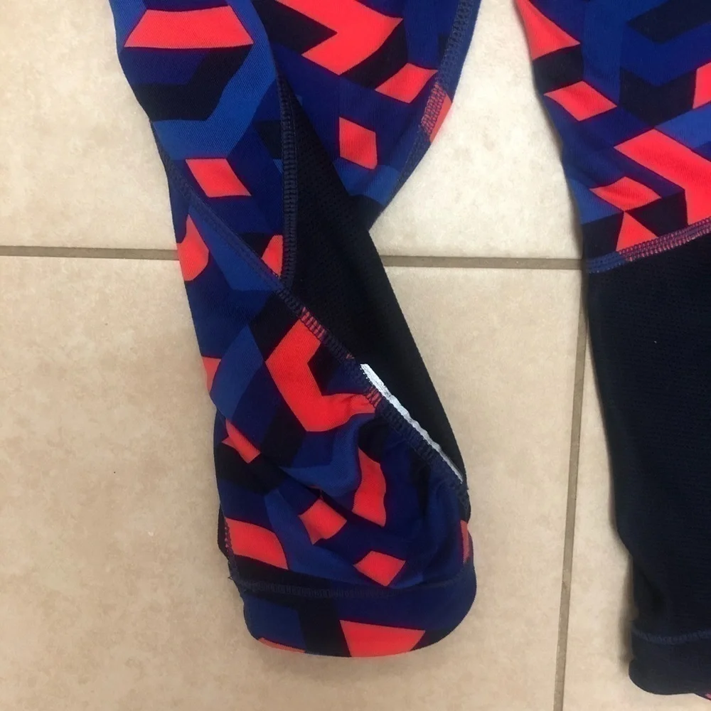 ATHLETA geometric pattern leggings, small